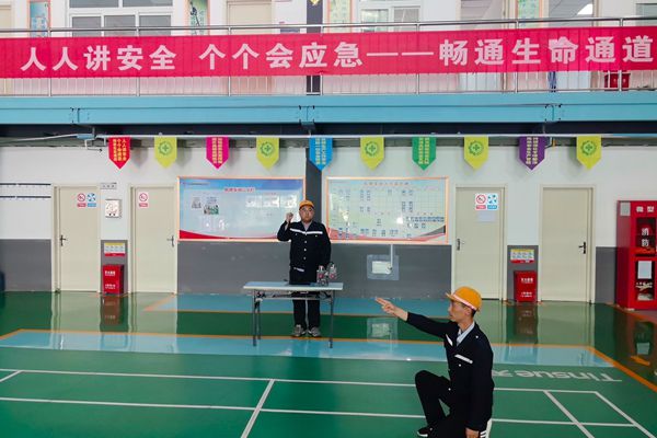 機(jī)修車間一次出乘作業(yè)手指口述演練_副本.jpg