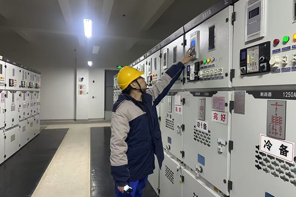 1765959379198634.jpg 2.按照標(biāo)準(zhǔn)化作業(yè)流程進(jìn)行巡檢_副本.jpg