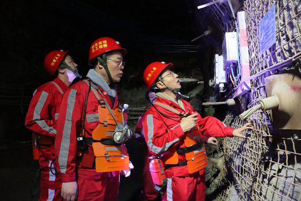 1774428309609234.jpg 賀海鴻_副本.jpg